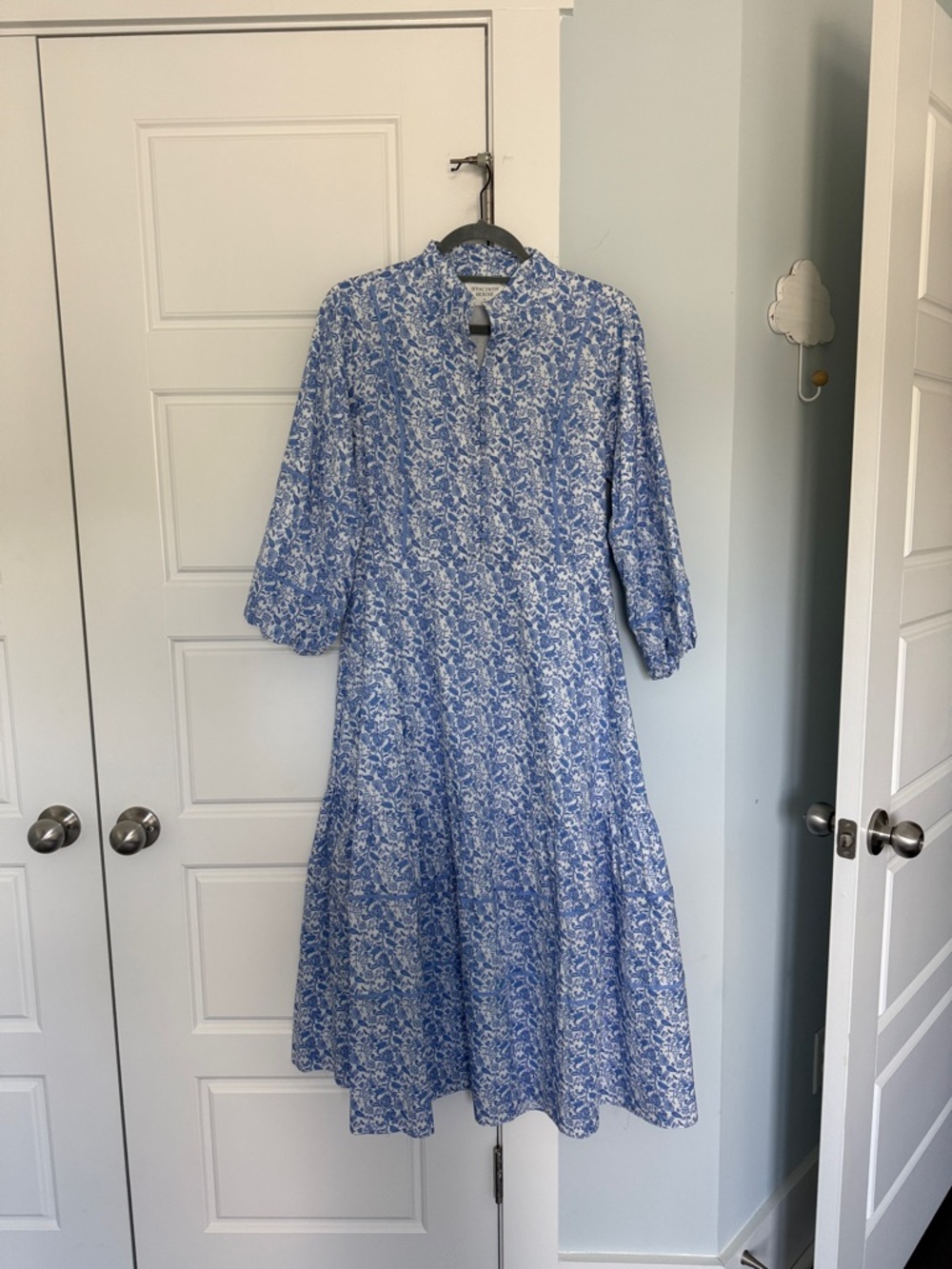 Tuckernuck Hyacinth House Blue Floral Hillsborough Midi Dress -Small (worn once)